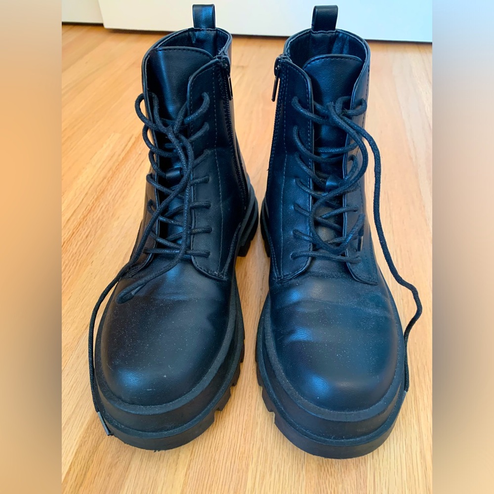 Dirty Laundry Vedder Boots